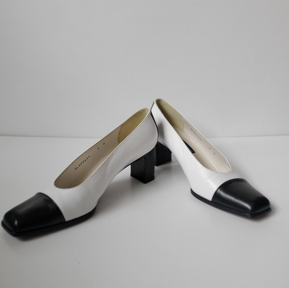 Stuart Weitzman Shoes - STUART WEITZMAN for BROWNS SHOES Elegant Classic Black & White Leather Heels 8